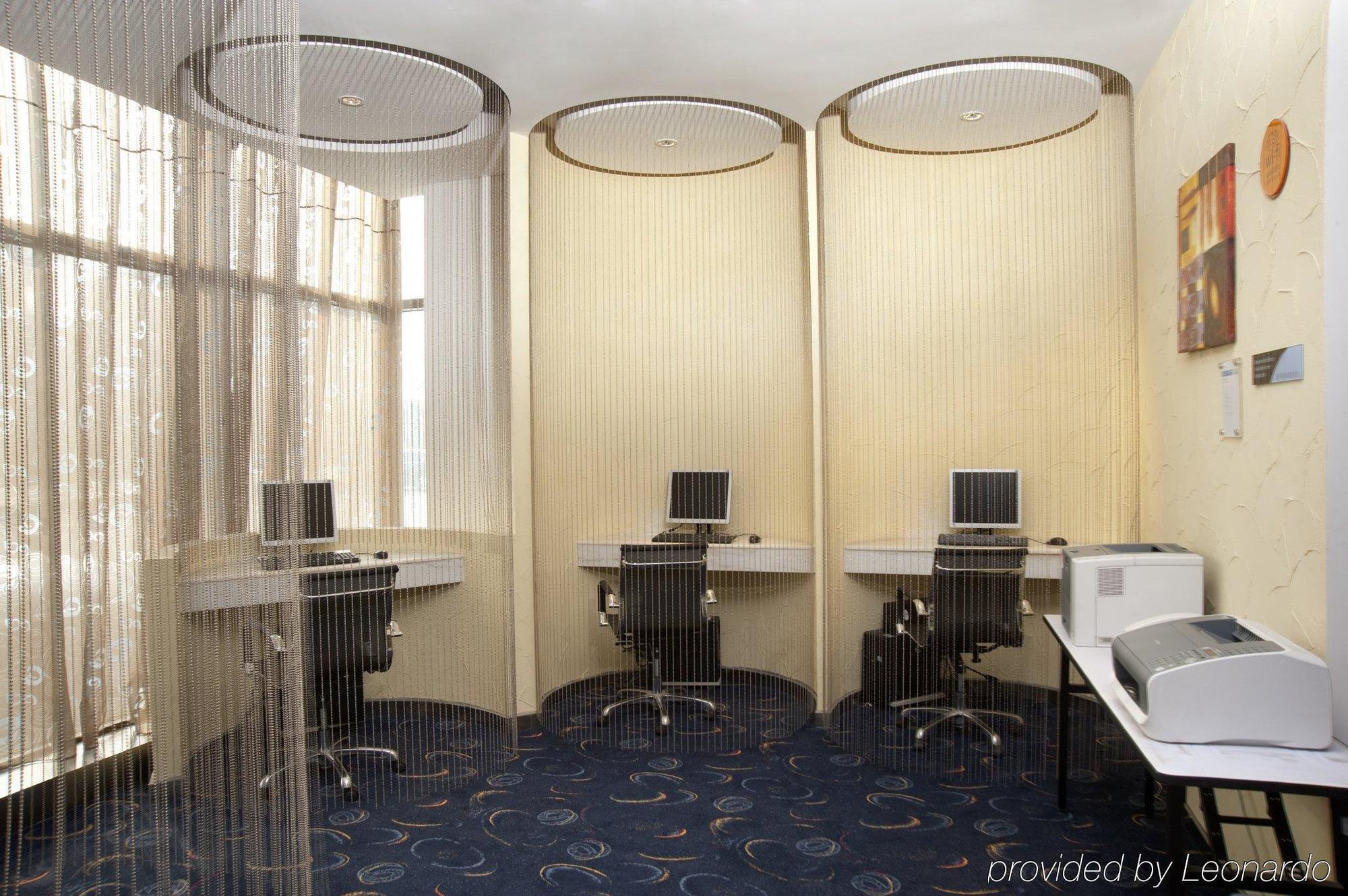 Holiday Inn Express Tianjin Binhai Удобства фото