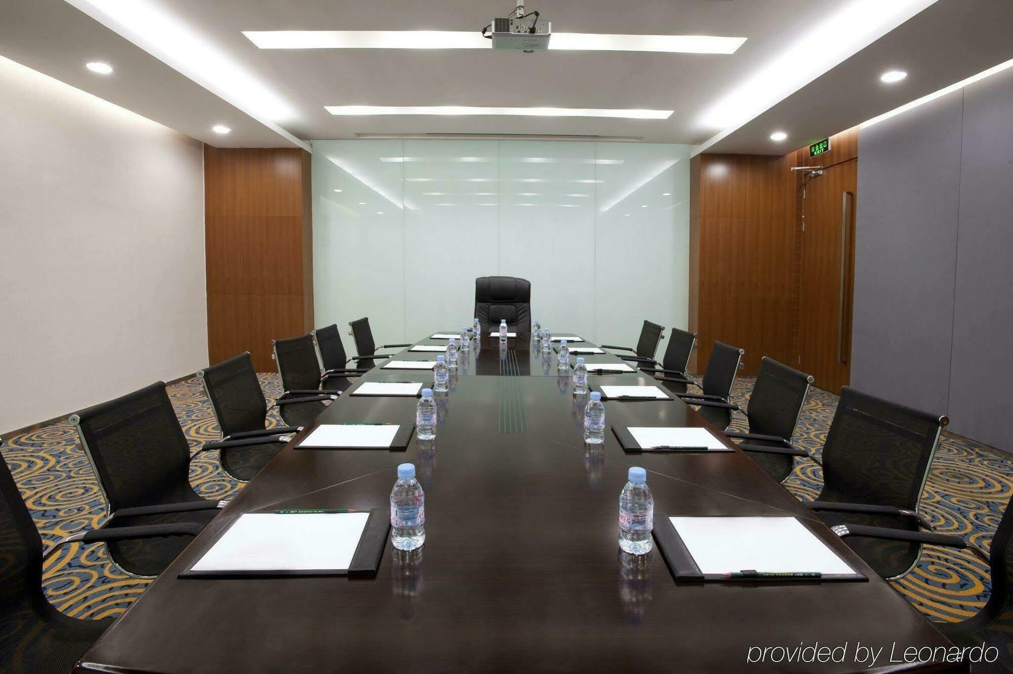 Holiday Inn Express Tianjin Binhai Экстерьер фото
